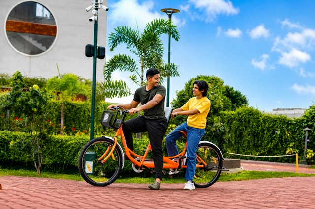 Couple Cycle